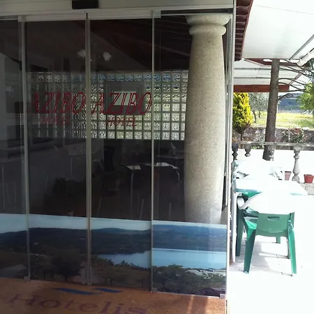 Azibo E Restaurante מלון Podence