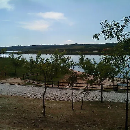 Azibo E Restaurante מלון Podence