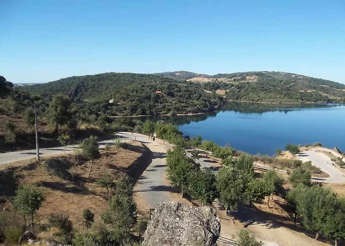 מלון Azibo E Restaurante