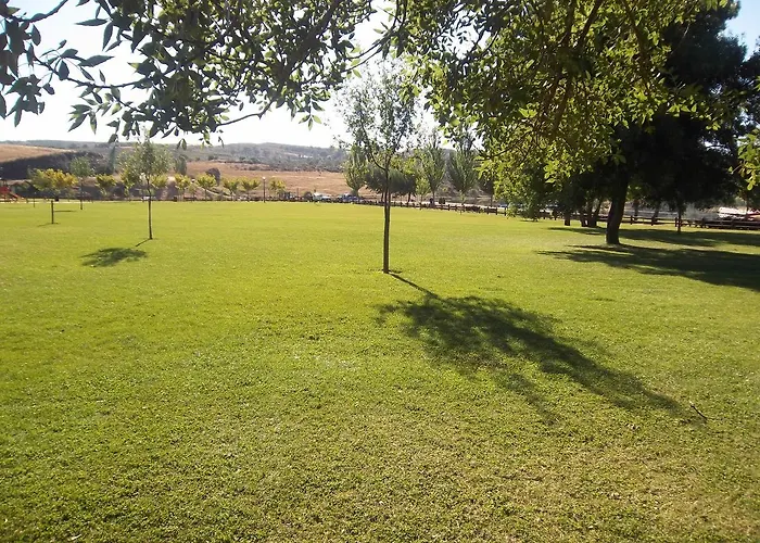 Azibo E Restaurante מלון Podence