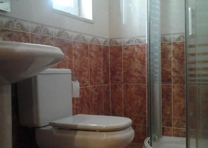 Azibo E Restaurante מלון Podence