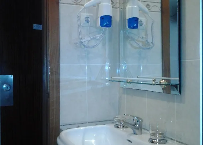 Azibo E Restaurante 호텔 Podence